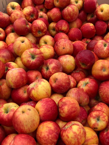 Market Apples
